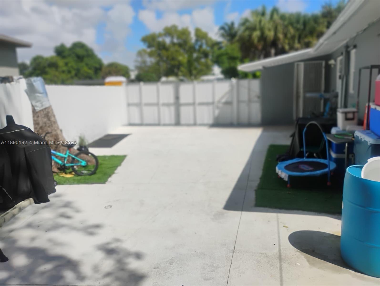 LAUDERDALE MANORS RESUB O - Residential