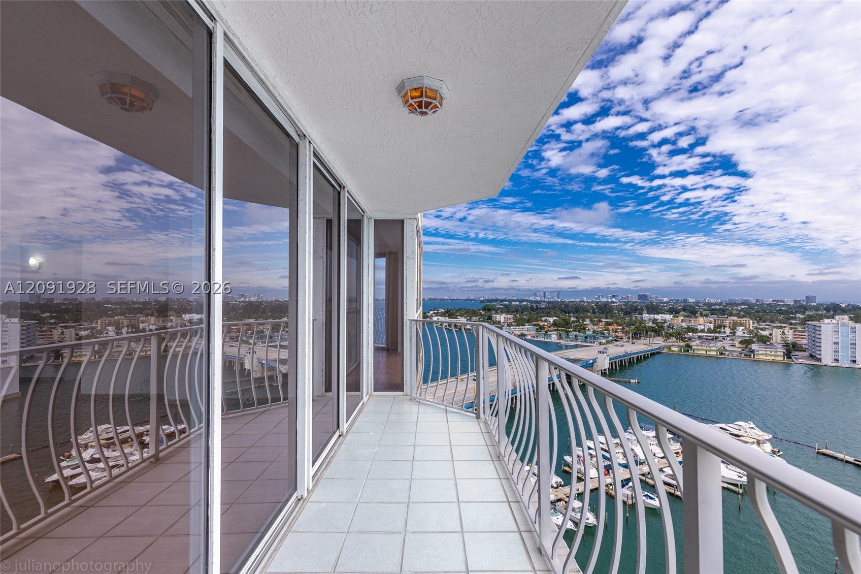 7601 E Treasure Dr 1718