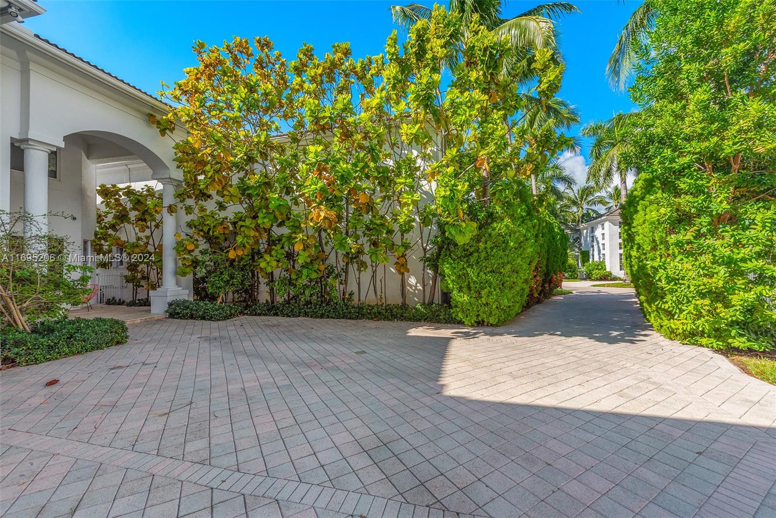 Country Club Estates - Residential
