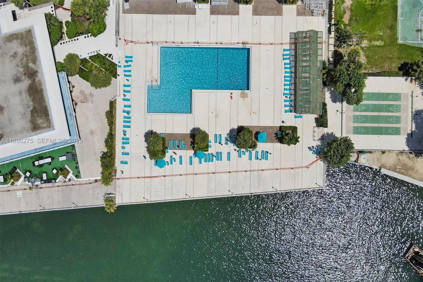 ARLEN HOUSE WEST CONDO - Residential