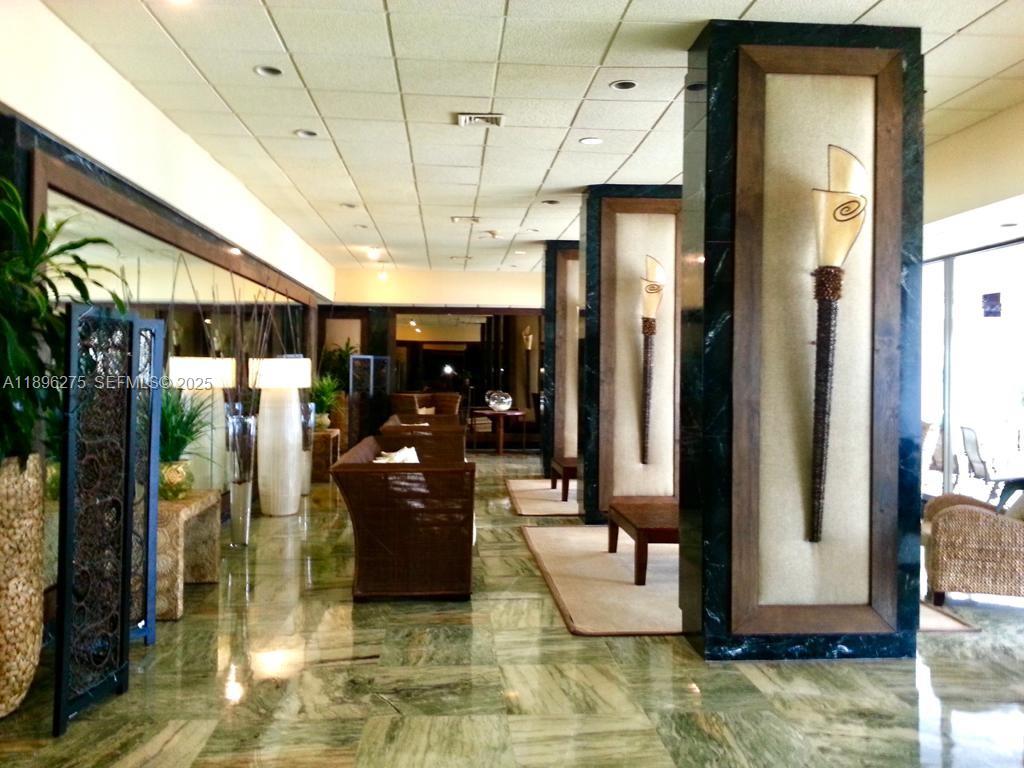 ARLEN HOUSE WEST CONDO - Residential