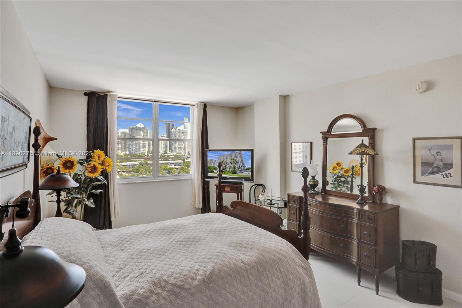 ARLEN HOUSE WEST CONDO - Residential