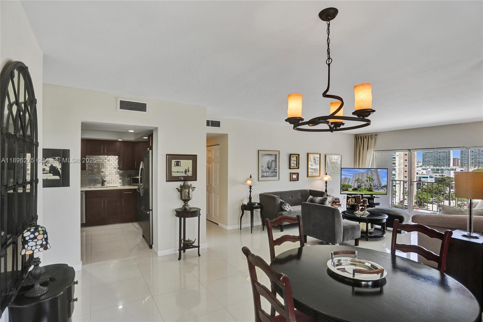 ARLEN HOUSE WEST CONDO - Residential