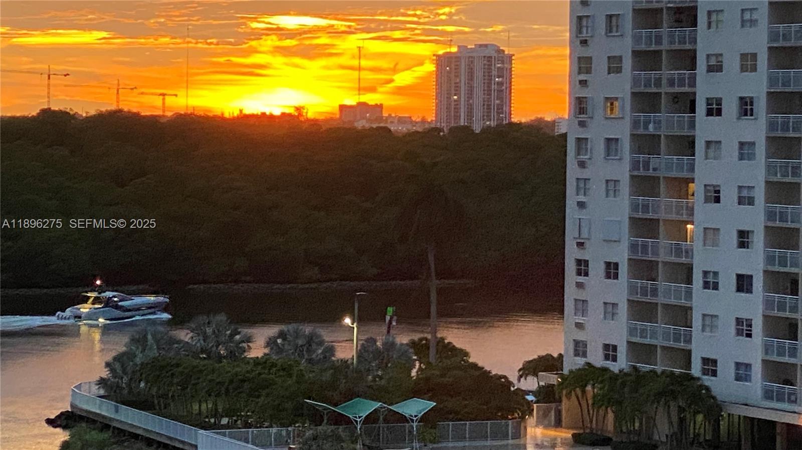 ARLEN HOUSE WEST CONDO - Residential