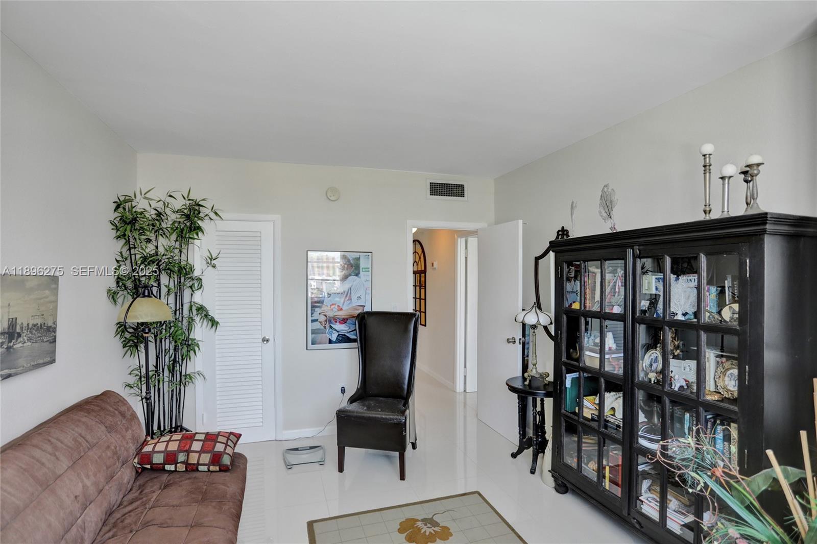 ARLEN HOUSE WEST CONDO - Residential