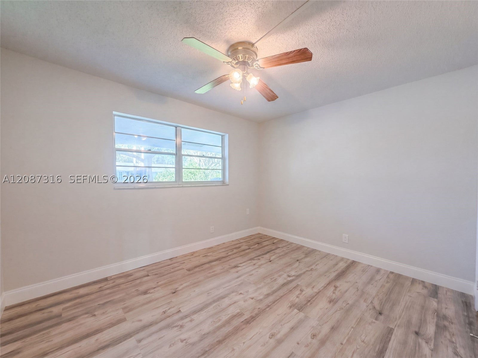 400 SW Golfview Ter 112, Boynton Beach, FL, 33426/$165,000 3 400 SW Golfview Ter 112