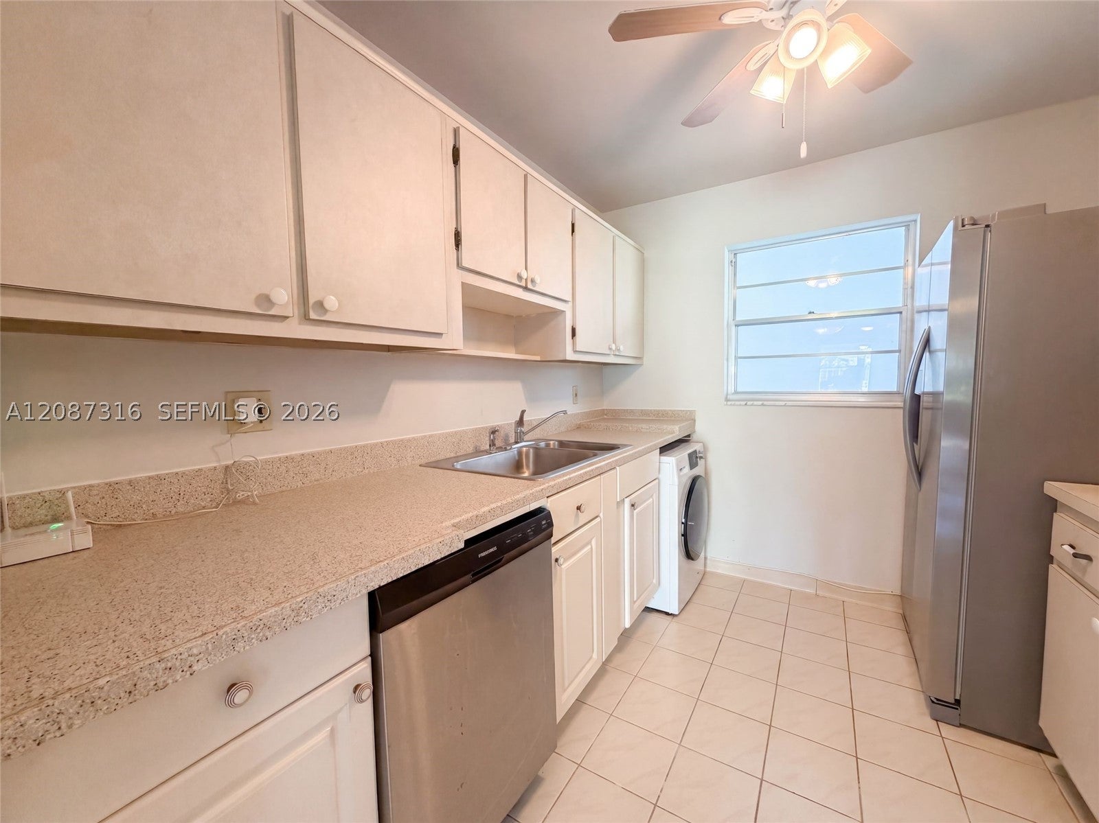400 SW Golfview Ter 112, Boynton Beach, FL, 33426/$165,000 1 400 SW Golfview Ter 112
