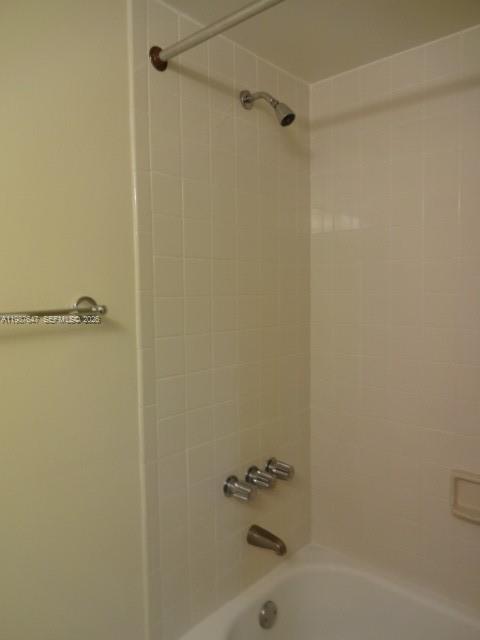 LAKE FOREST PARK II - Residential Lease