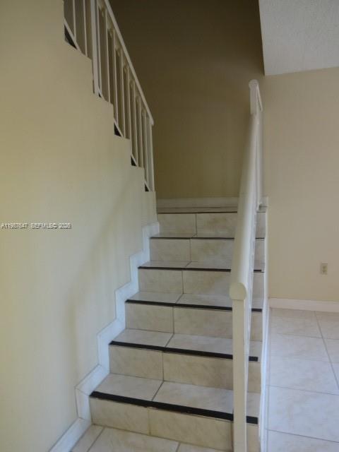 LAKE FOREST PARK II - Residential Lease