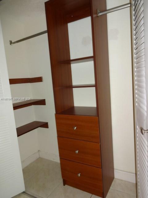 LAKE FOREST PARK II - Residential Lease