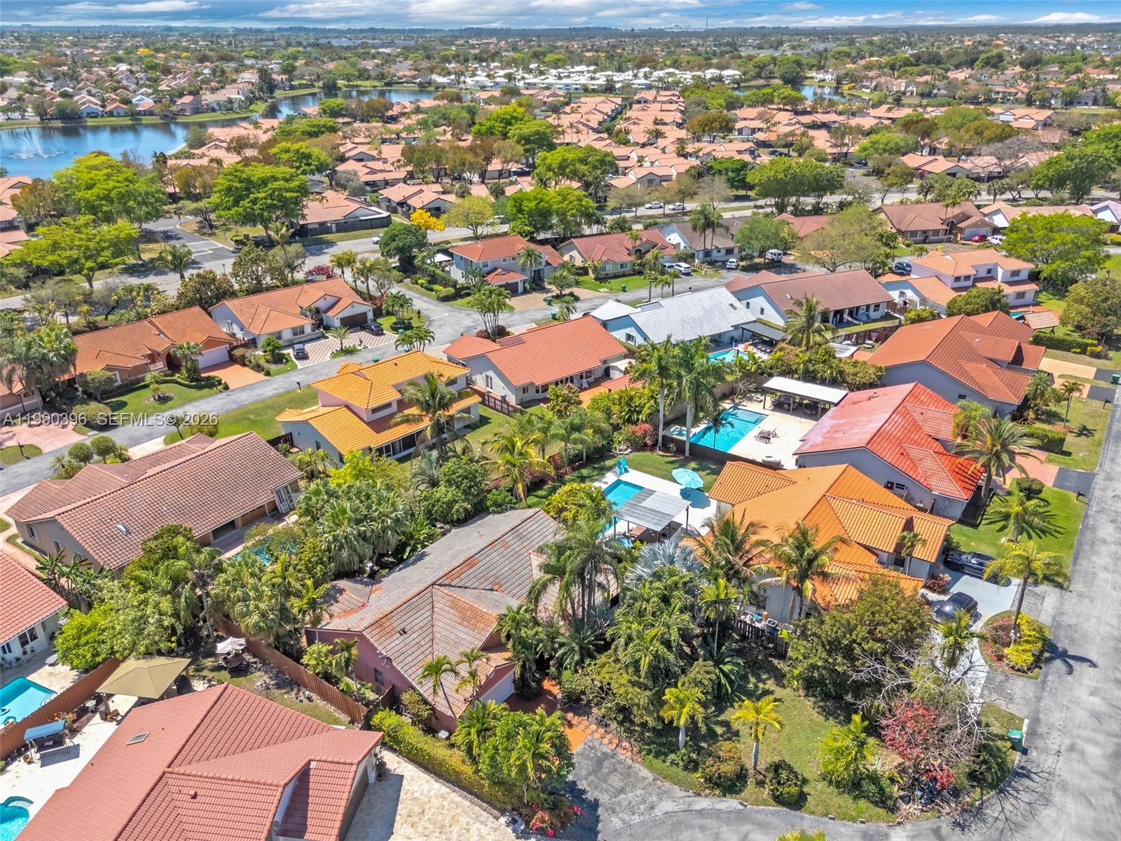 THE MANSIONS - Residential