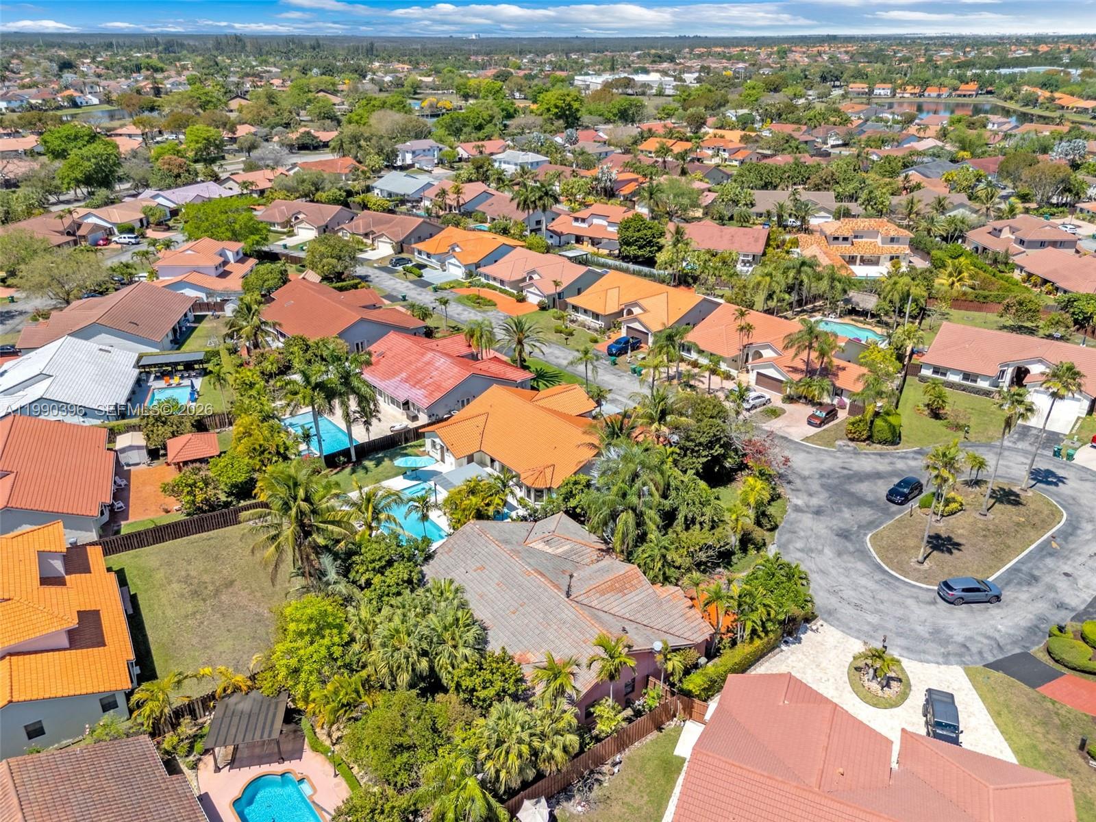 THE MANSIONS - Residential