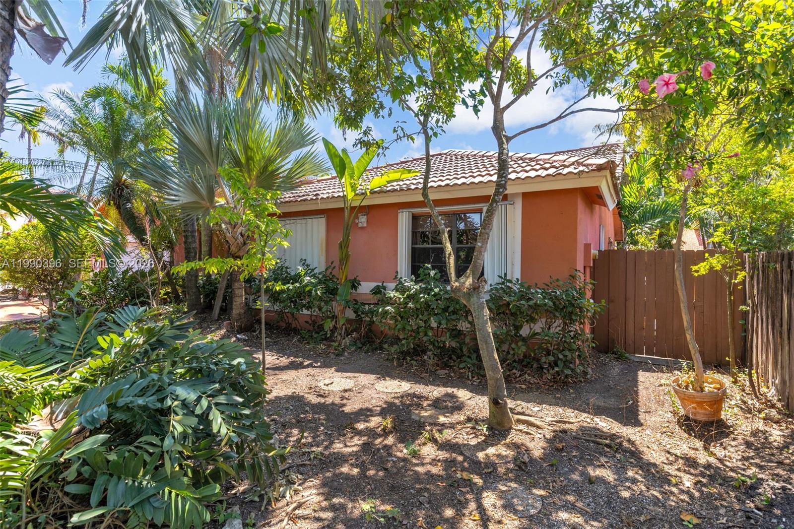 THE MANSIONS - Residential