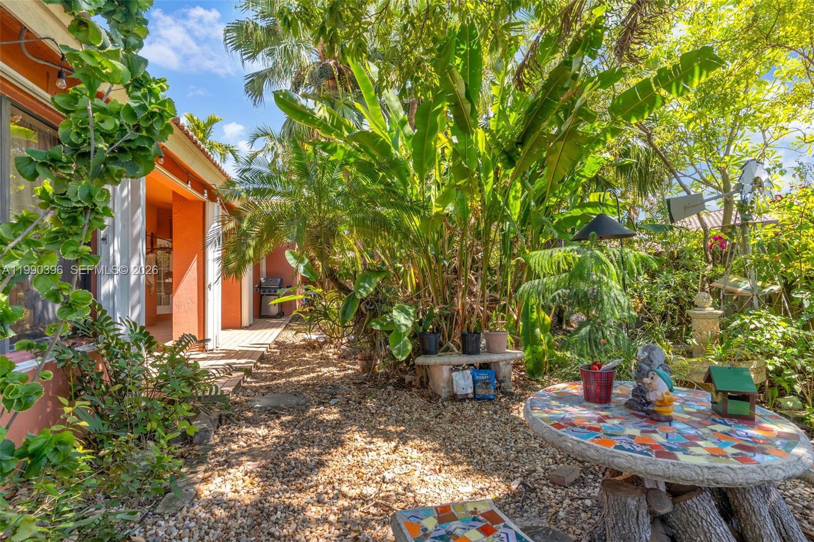 THE MANSIONS - Residential