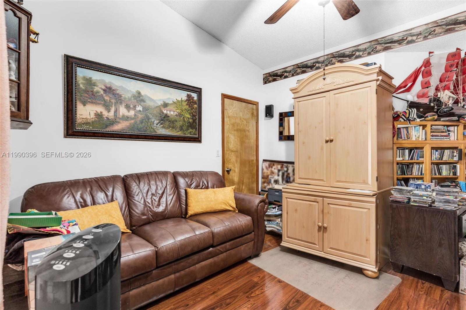 THE MANSIONS - Residential