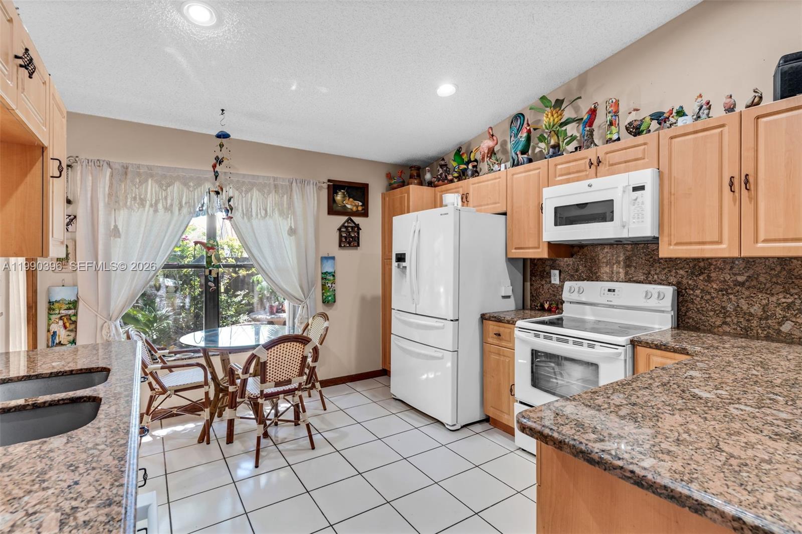 THE MANSIONS - Residential