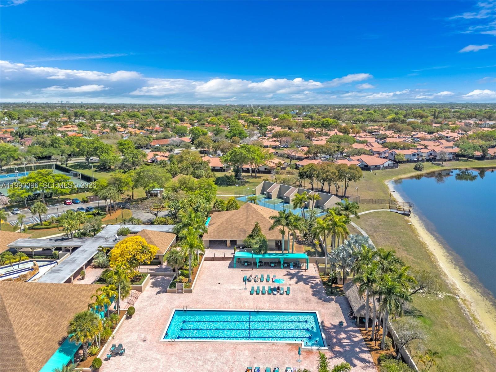 THE MANSIONS - Residential