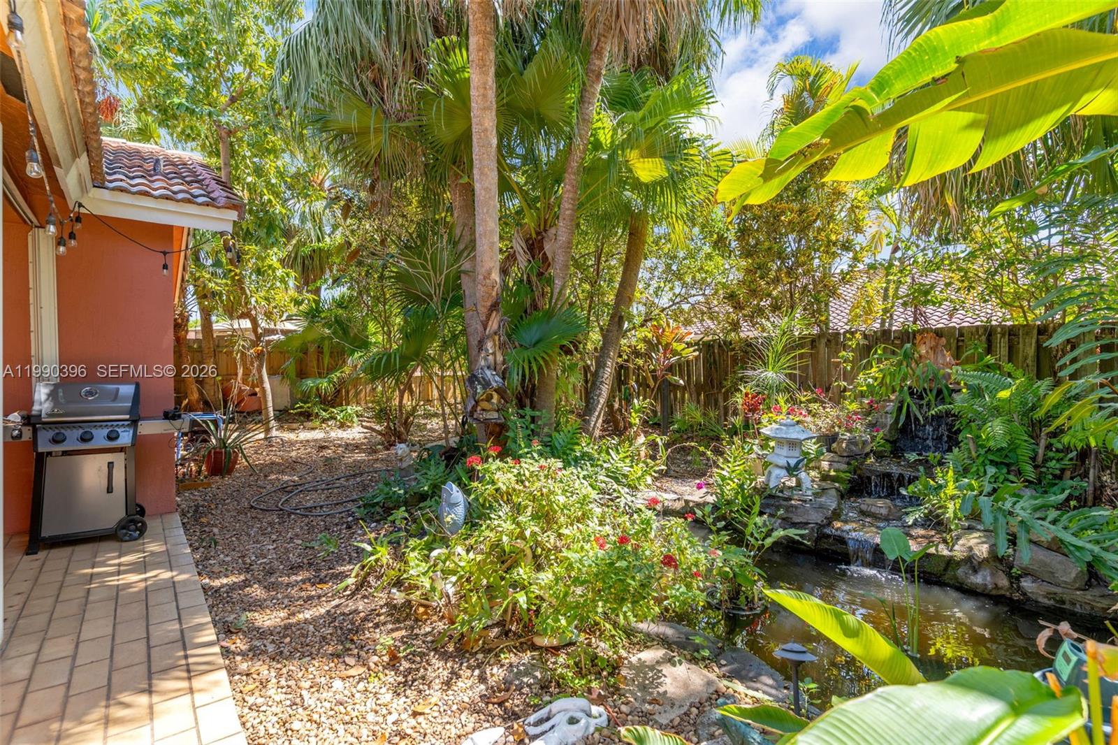 THE MANSIONS - Residential