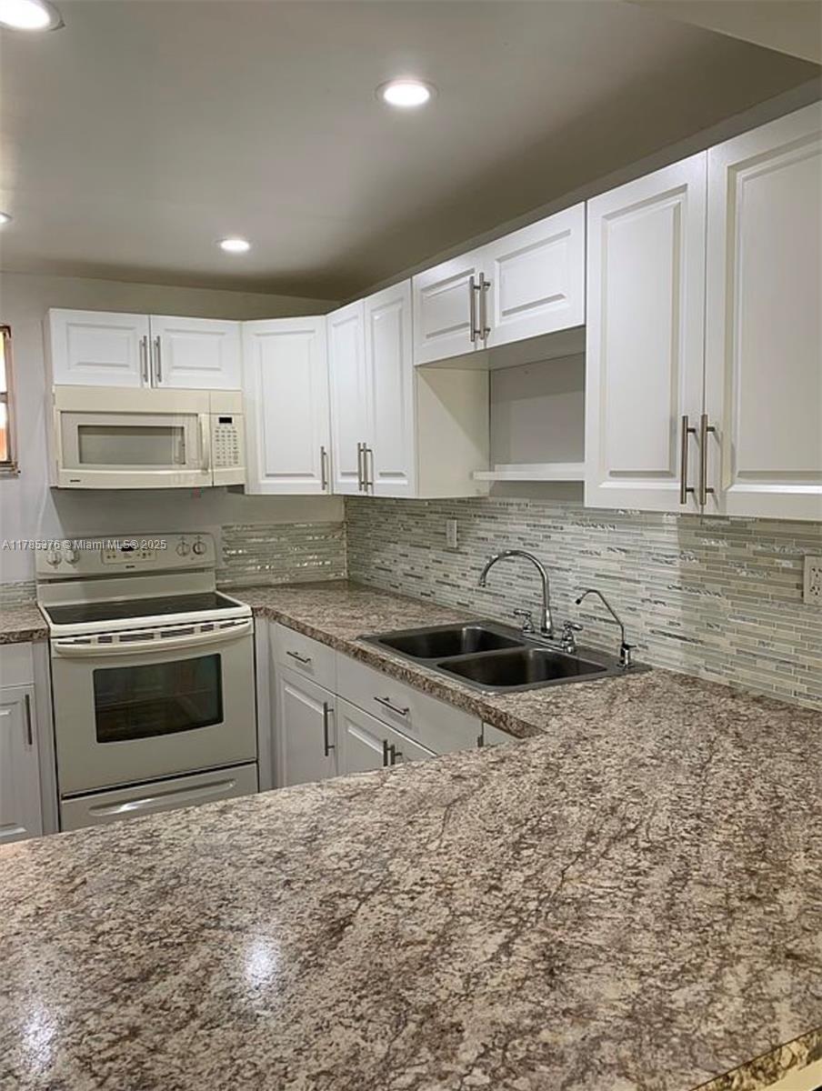 Property for Sale at 1810 W 56th St 3127, Hialeah, Miami-Dade County, Florida - Bedrooms: 2 
Bathrooms: 1  - $225,000