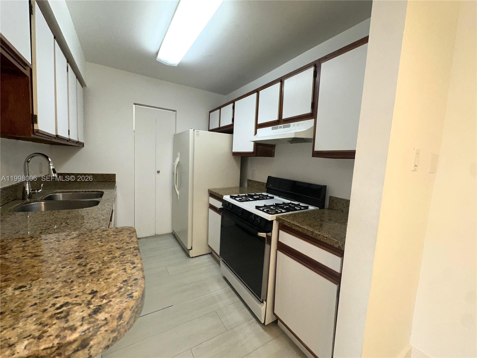 HAMMOCKS TRAILS CONDO - Residential Lease