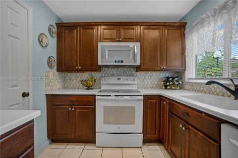 Tiny photo for 410 SW Natura Ave, Deerfield Beach, FL 33441 (MLS # A12005972)