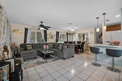 Tiny photo for 410 SW Natura Ave, Deerfield Beach, FL 33441 (MLS # A12005972)