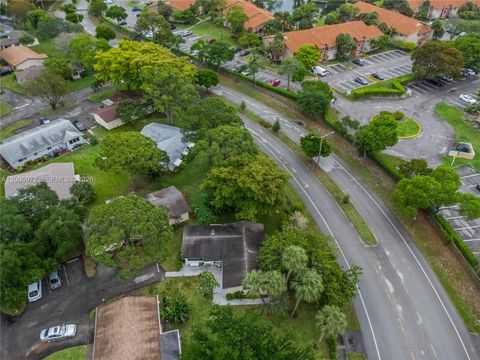 Tiny photo for 410 SW Natura Ave, Deerfield Beach, FL 33441 (MLS # A12005972)