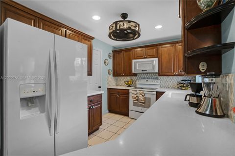 Tiny photo for 410 SW Natura Ave, Deerfield Beach, FL 33441 (MLS # A12005972)