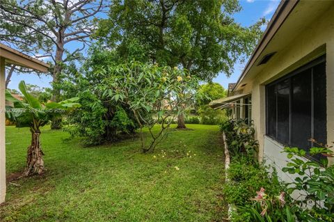 Tiny photo for 410 SW Natura Ave, Deerfield Beach, FL 33441 (MLS # A12005972)