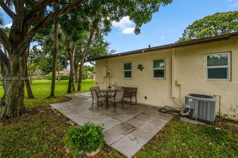 Tiny photo for 410 SW Natura Ave, Deerfield Beach, FL 33441 (MLS # A12005972)