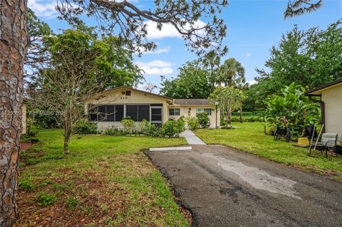 Tiny photo for 410 SW Natura Ave, Deerfield Beach, FL 33441 (MLS # A12005972)
