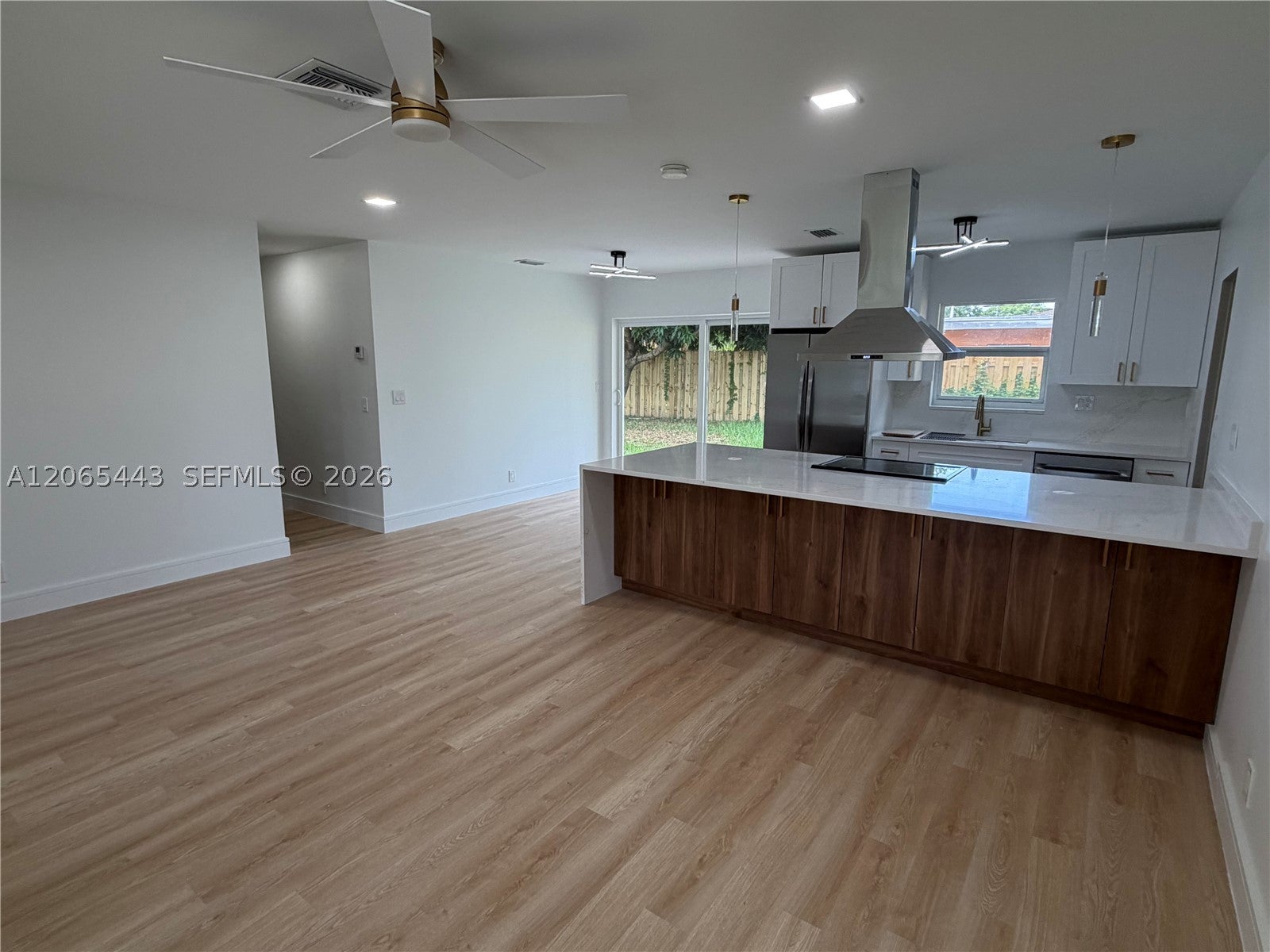 110 NE 17th Ct
