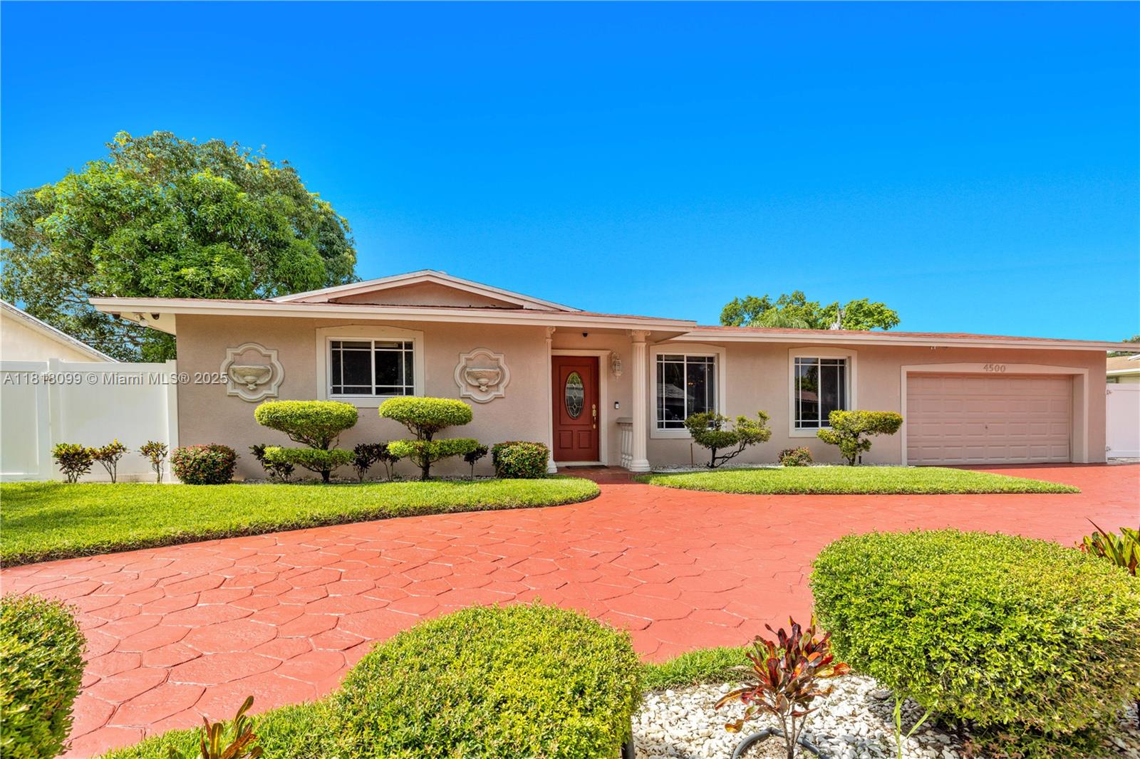 Property for Sale at 4500 Nw 7th St, Plantation, Miami-Dade County, Florida - Bedrooms: 3 
Bathrooms: 2  - $585,000