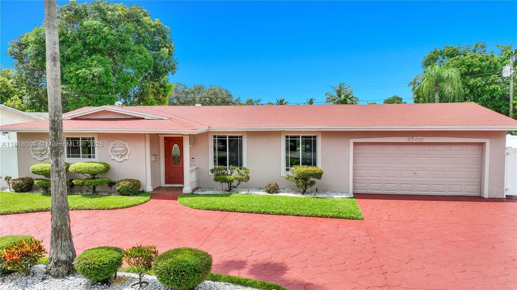 Photo of 4500 NW 7th St, Plantation, FL 33317 (MLS # A11818099)