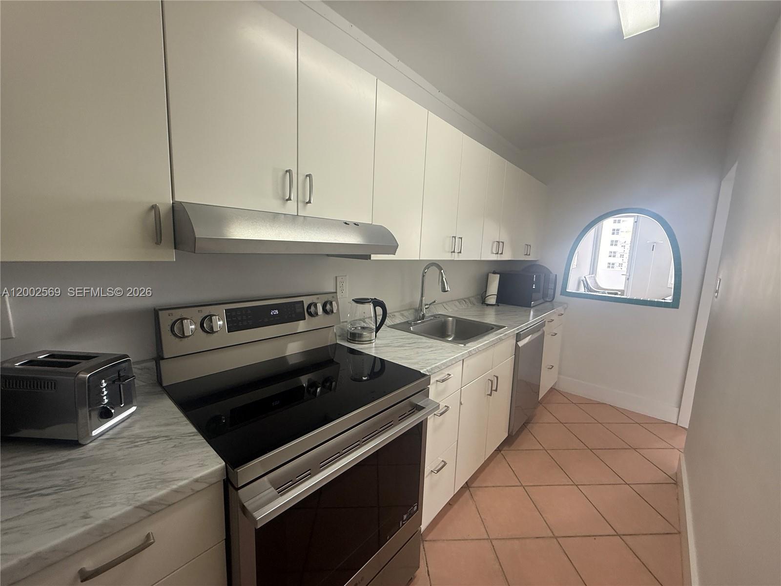 THE DECOPLAGE CONDO - Residential Lease