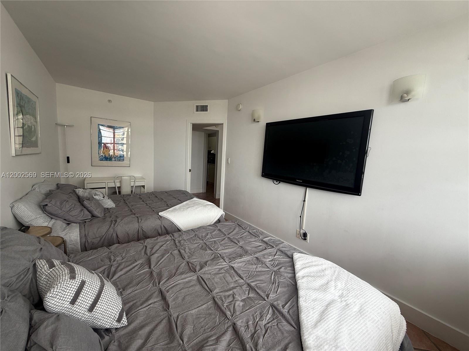 THE DECOPLAGE CONDO - Residential Lease