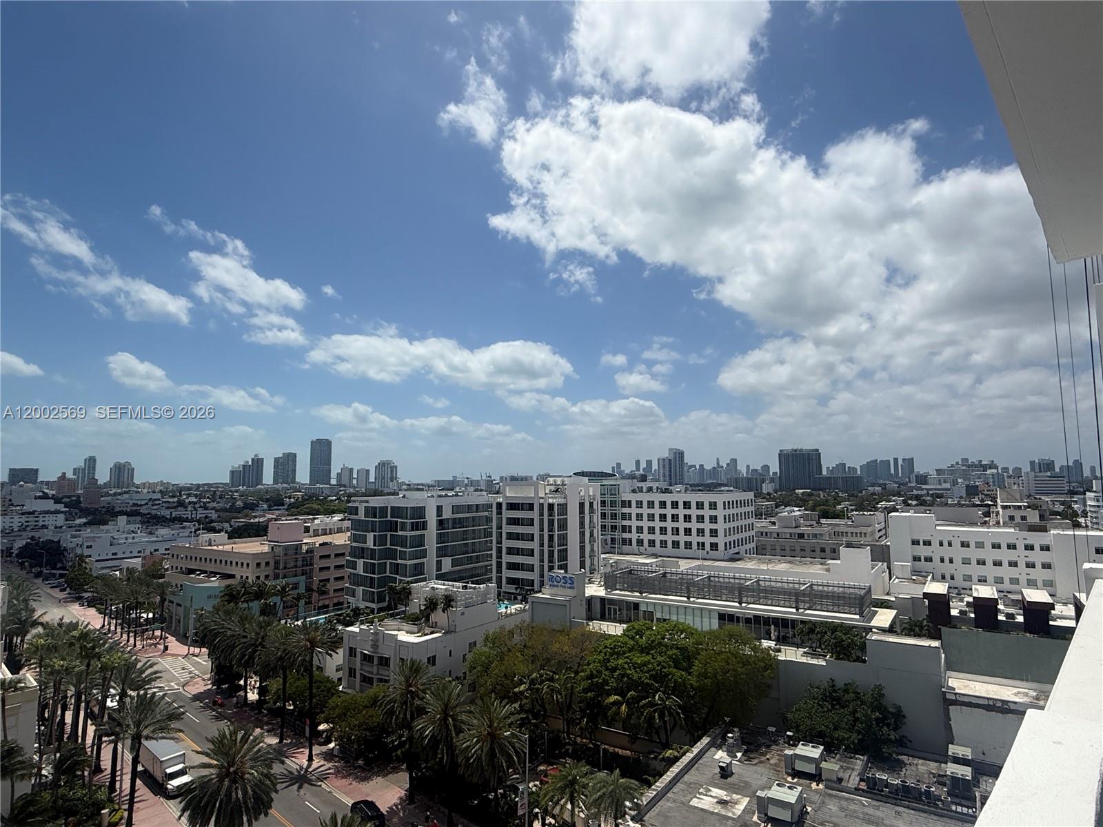 THE DECOPLAGE CONDO - Residential Lease