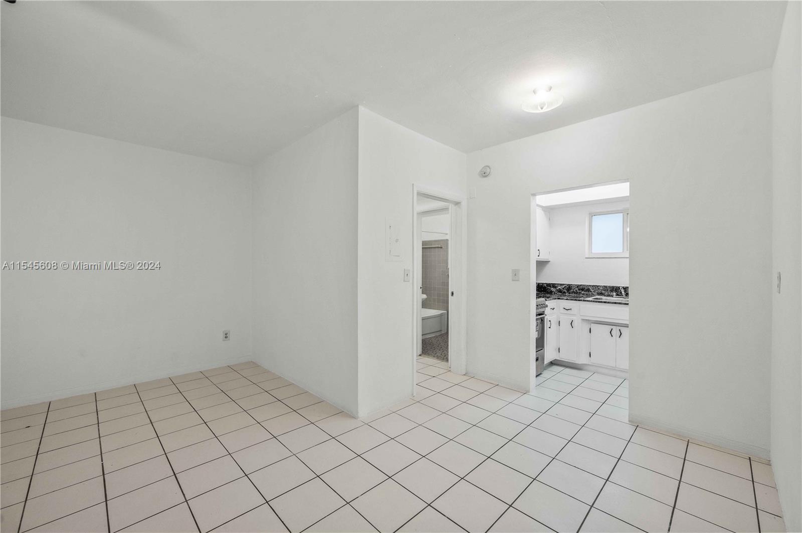 GOLF COURSE SUB AMD PL - Residential Lease