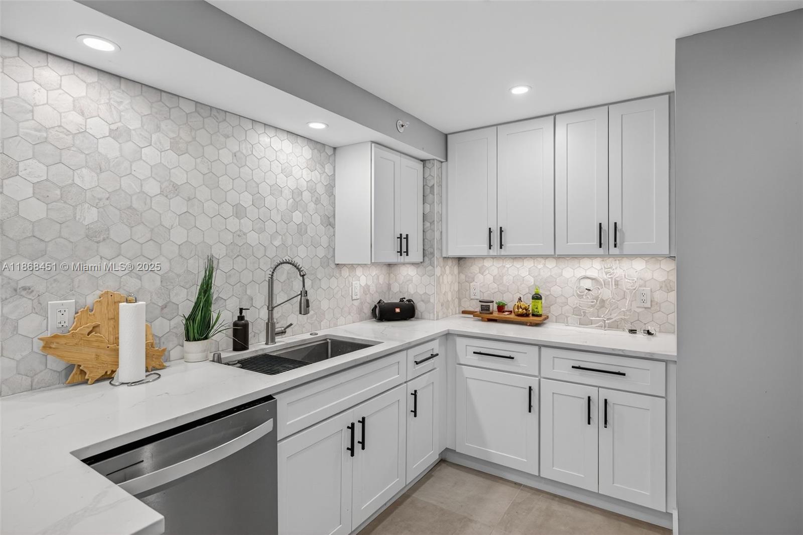 TOWER PORTSMOUTH AT PORT - Residential