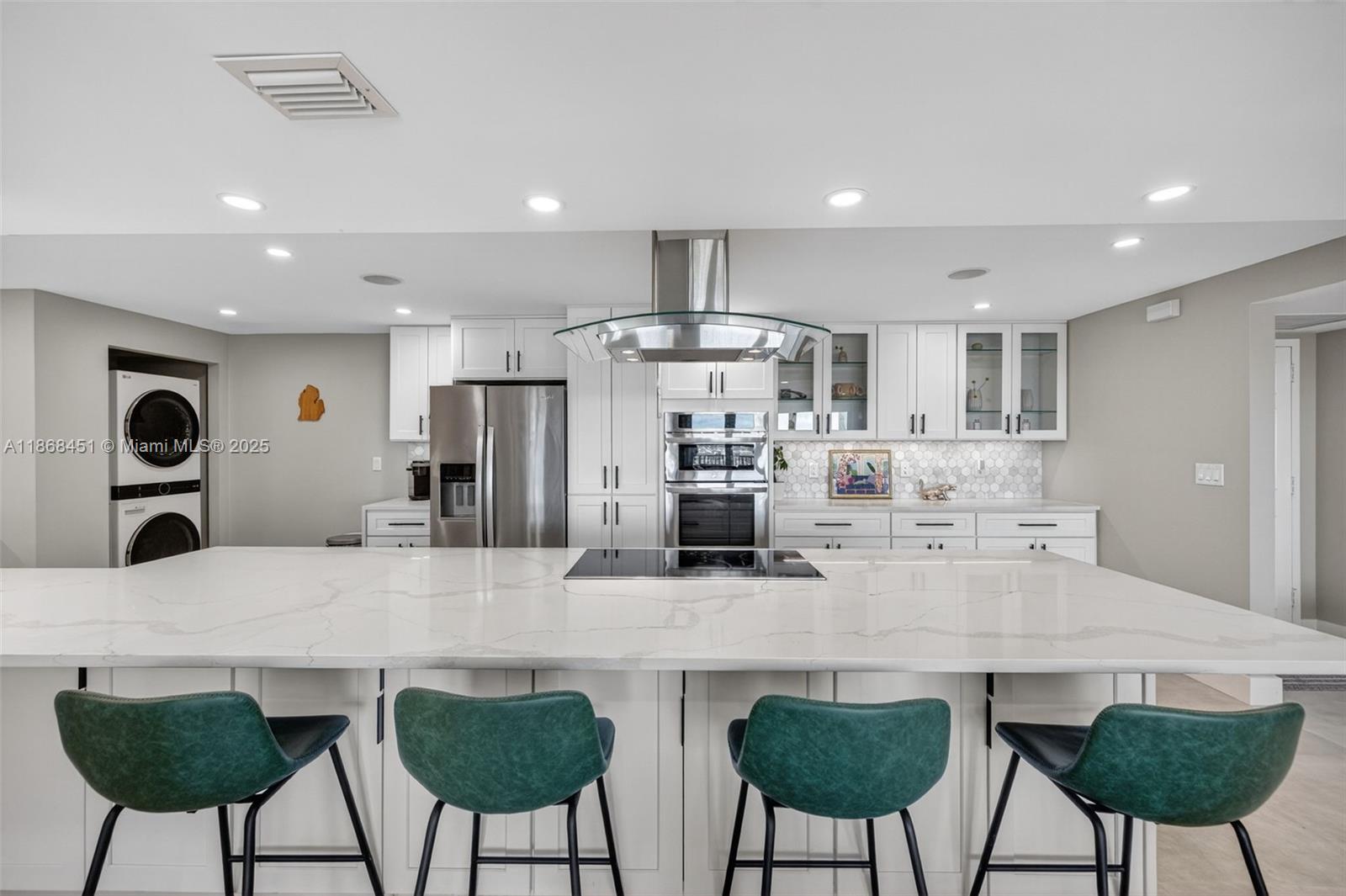3200 Port Royale Dr N 2011