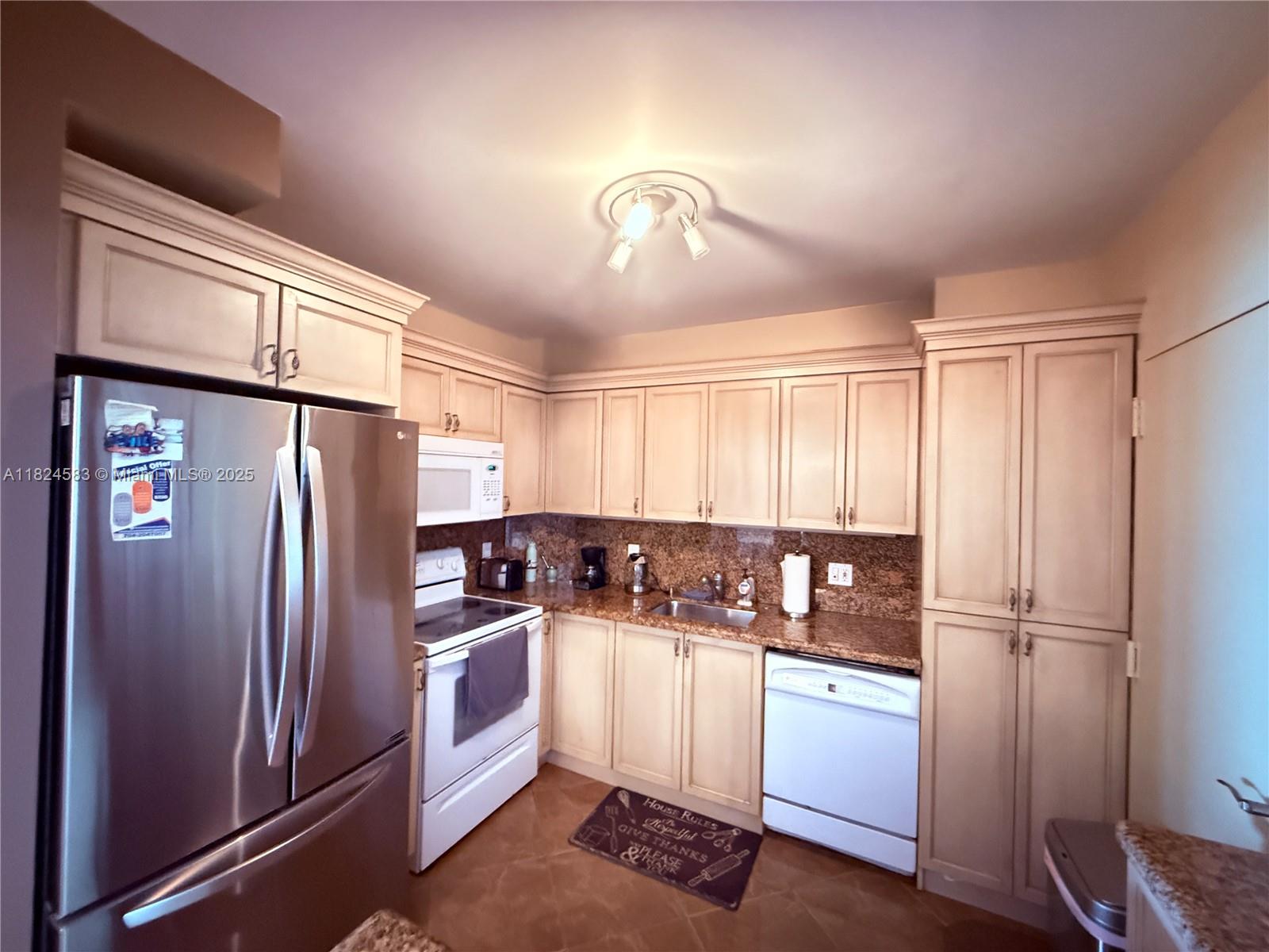1950 S Ocean Dr PHH, Hallandale Beach, FL, 33009/$675,000 1 1950 S Ocean Dr PHH