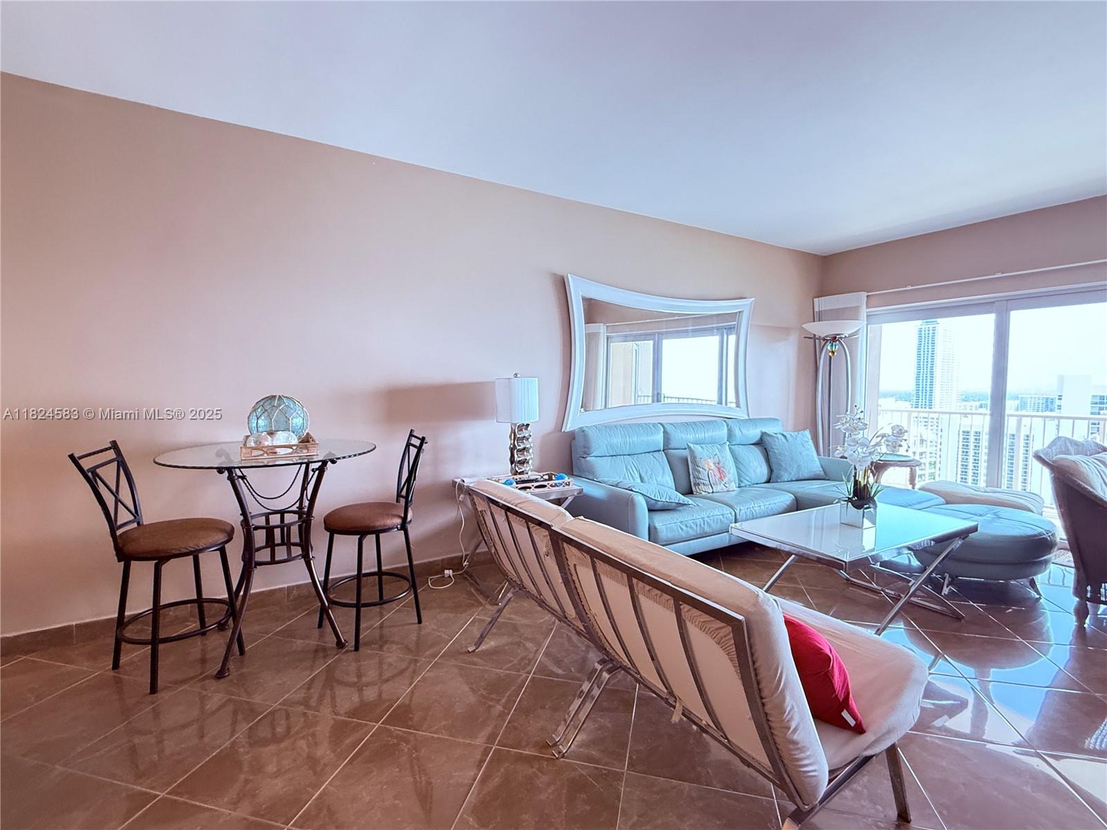 1950 S Ocean Dr PHH, Hallandale Beach, FL, 33009/$675,000 4 1950 S Ocean Dr PHH