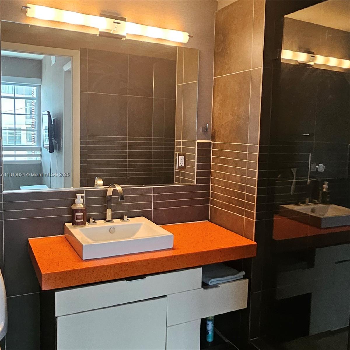 ARTECITY GOVERNOR CONDO - Residential Lease