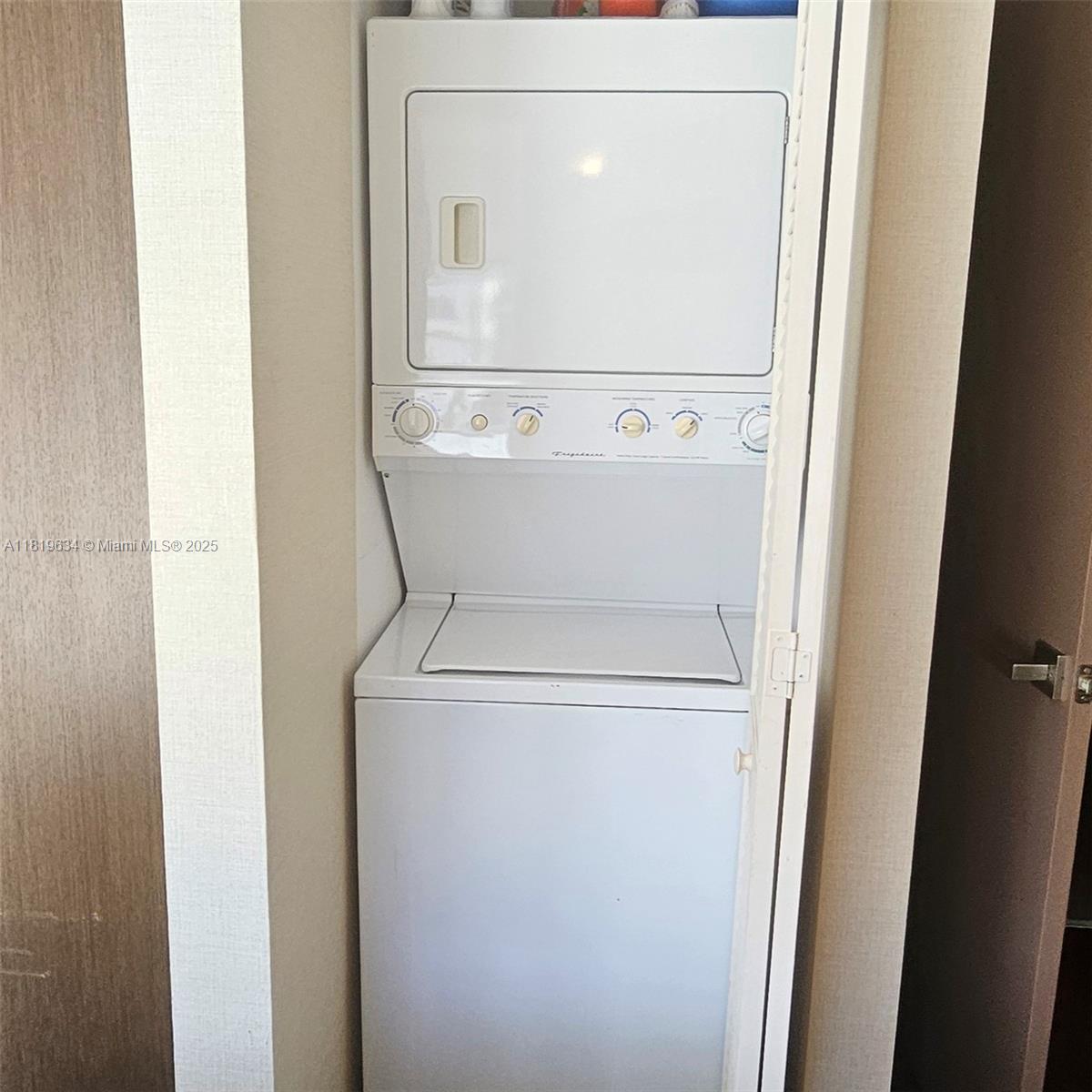 ARTECITY GOVERNOR CONDO - Residential Lease