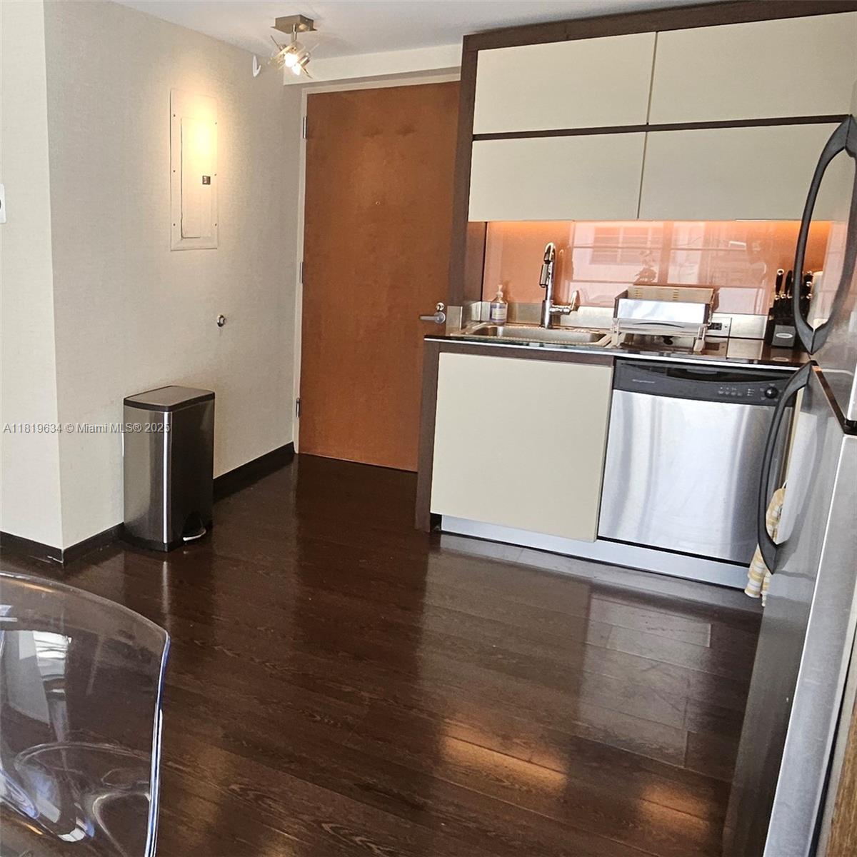 ARTECITY GOVERNOR CONDO - Residential Lease