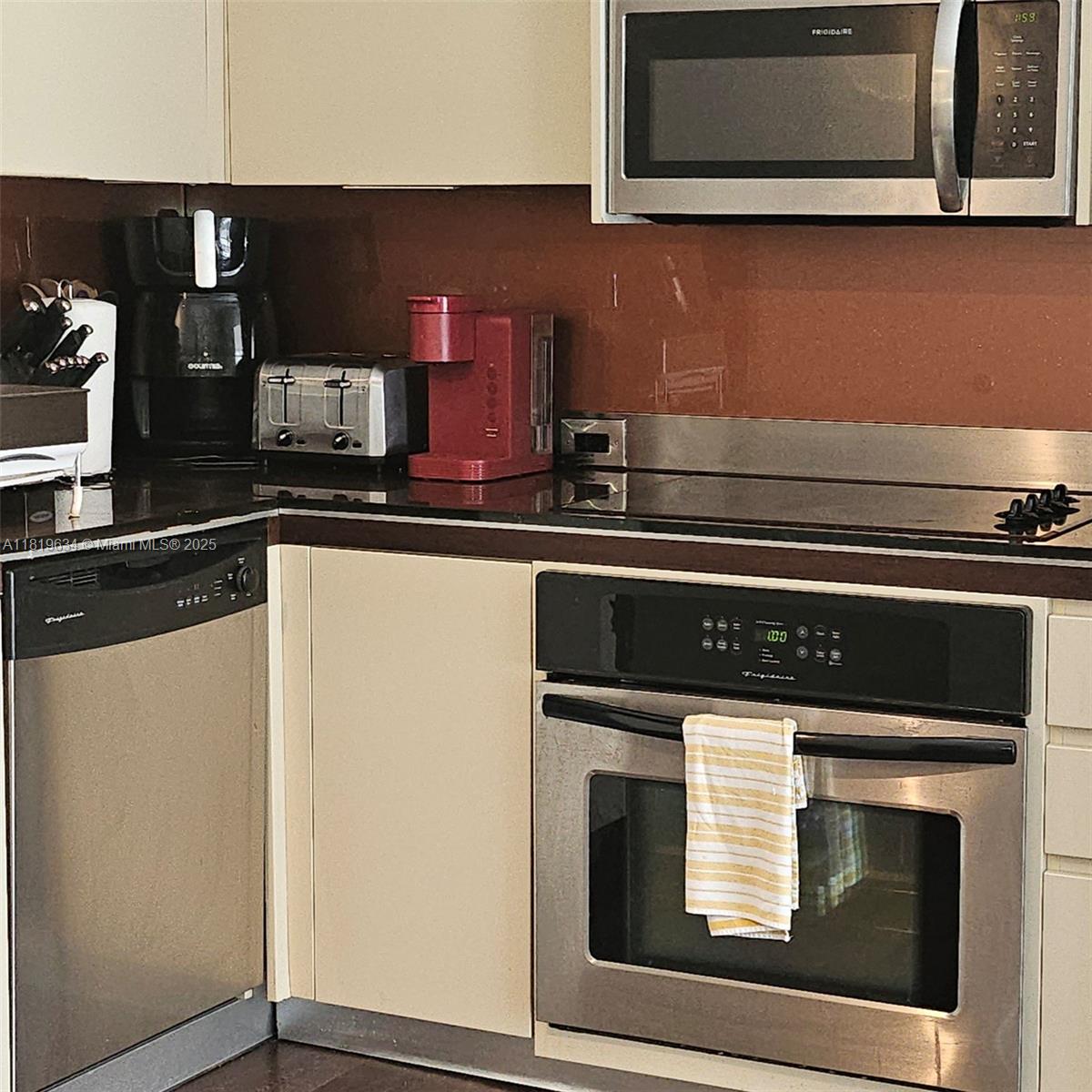 ARTECITY GOVERNOR CONDO - Residential Lease