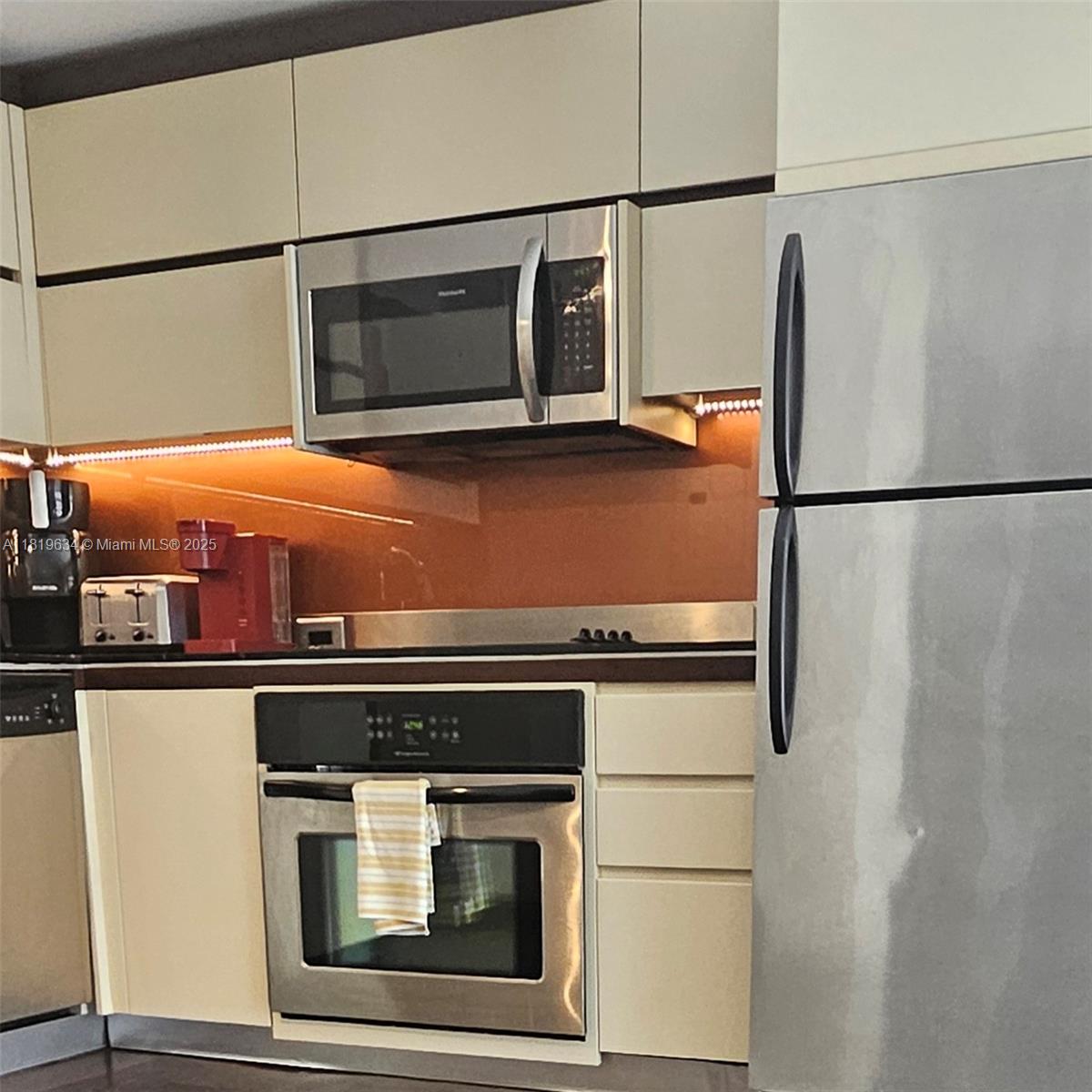 ARTECITY GOVERNOR CONDO - Residential Lease