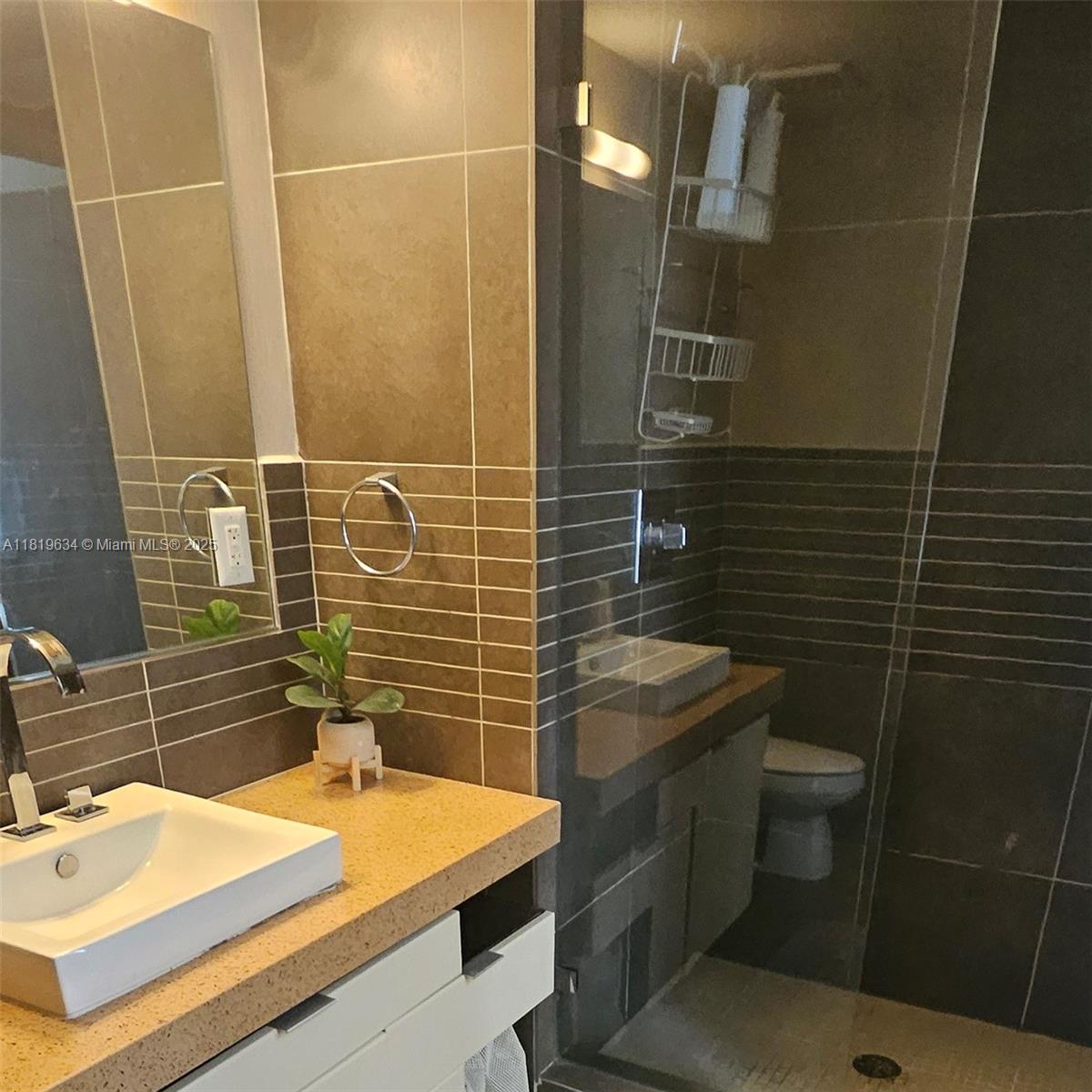 ARTECITY GOVERNOR CONDO - Residential Lease