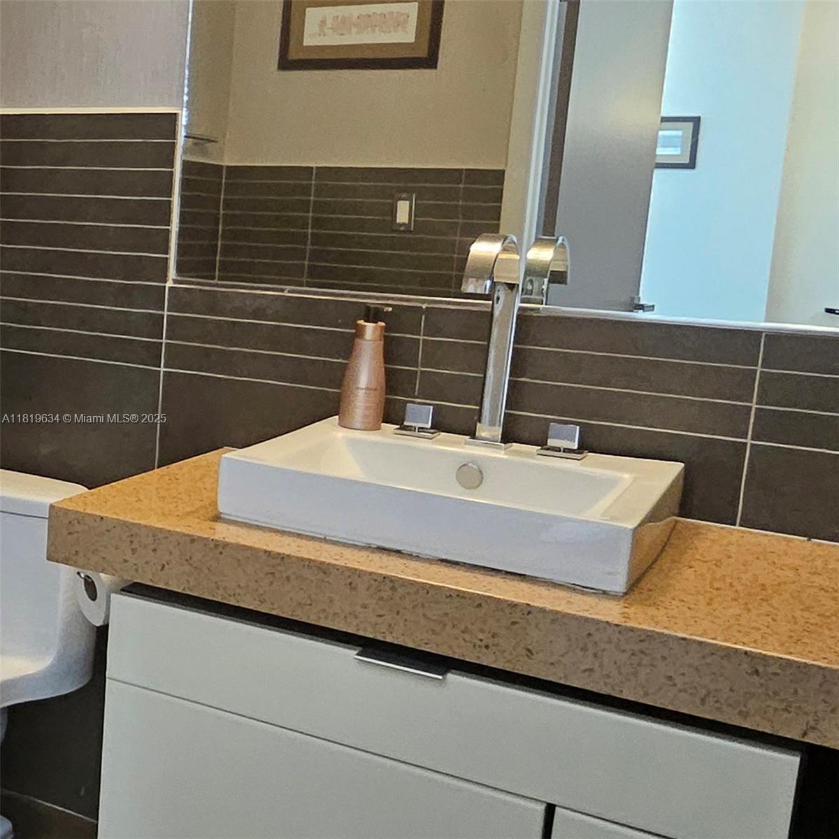 ARTECITY GOVERNOR CONDO - Residential Lease