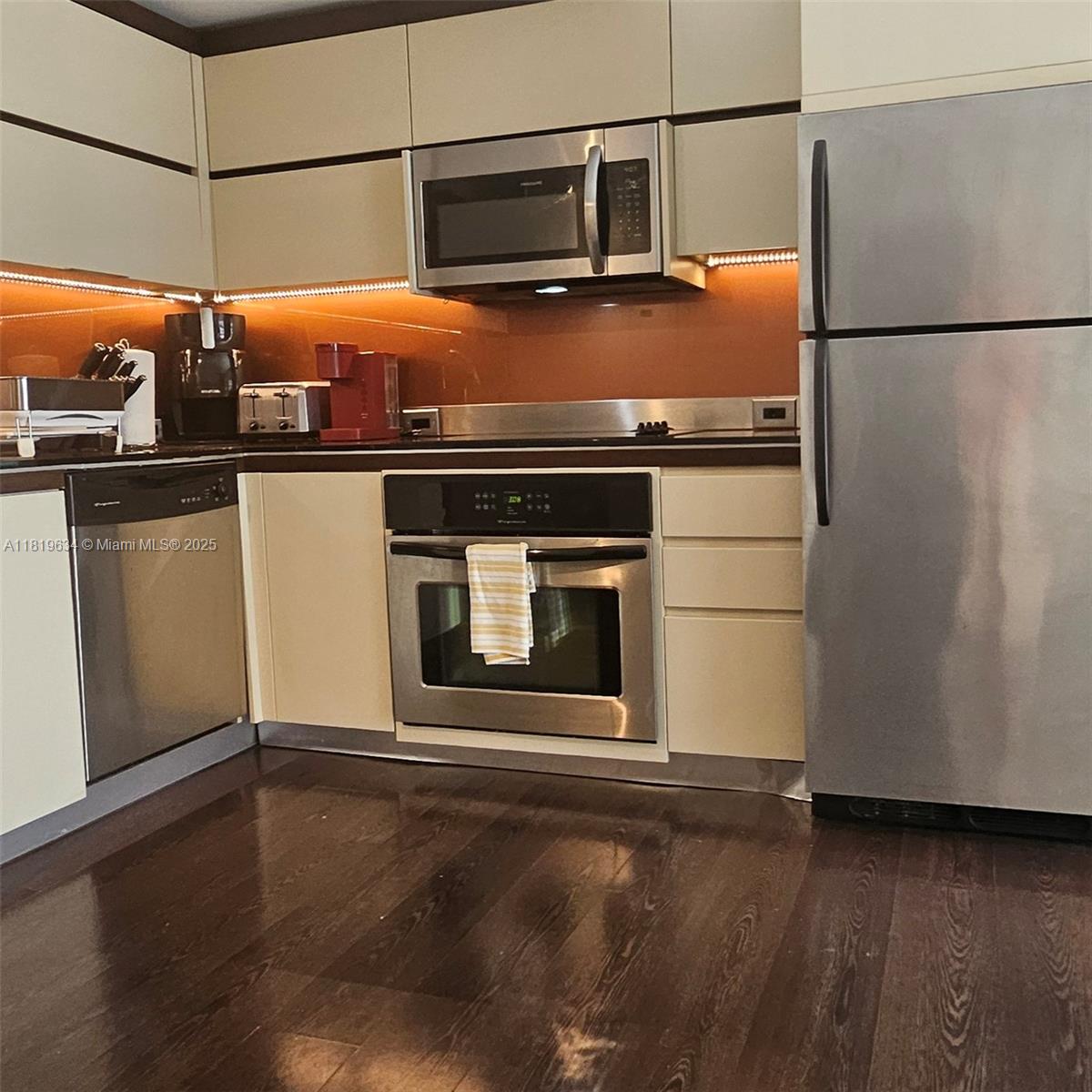 ARTECITY GOVERNOR CONDO - Residential Lease